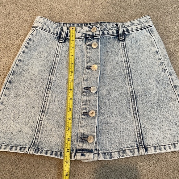 Forever 21 Women’s jean skirt size small - Picture 4 of 5